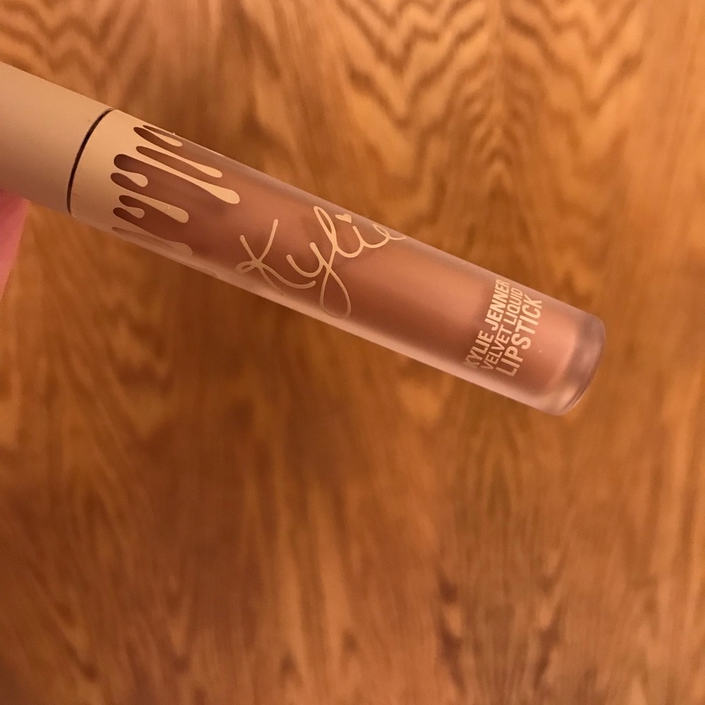 Kylie Cosmetics Birthday Suit Velvet Lip